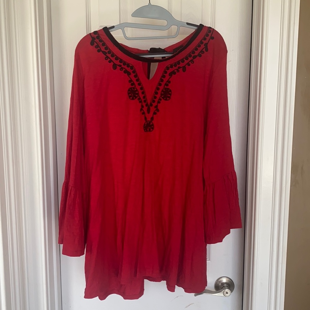 Ladies 2x New directions Red Black top
